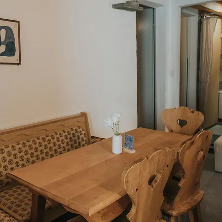 Hotel Mons 1769 *