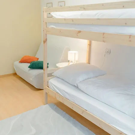 Mons 1769 Hotel *