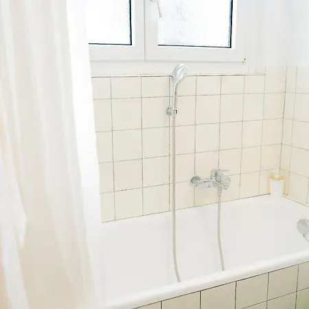 Mons 1769 Hotel *